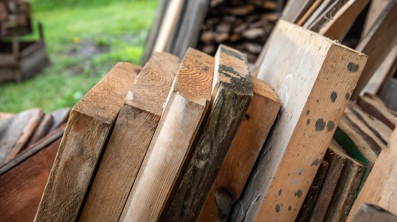 11 DIYs To Transform Scrap Wood Into Useful Garden Pieces For Your Plants