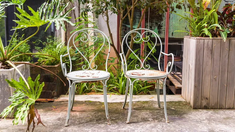 12 Common Kitchen Ingredients To Tackle Rust Stains Naturally