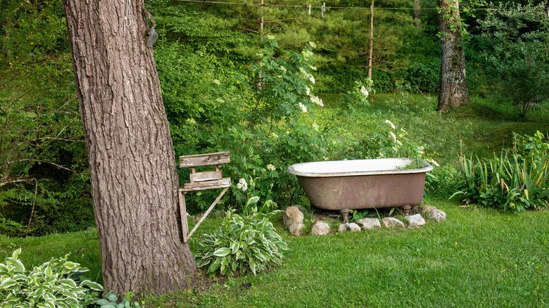 13 Of The Coolest Ways To Repurpose An Old Bathtub Around Your Home