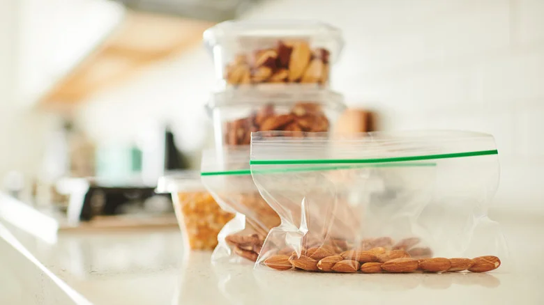 15 Clever Ways To Repurpose Resealable Plastic Baggies Around Your Home And Garden