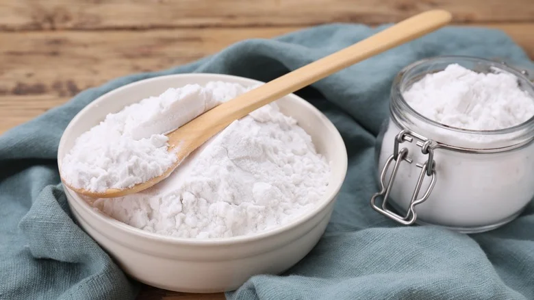 15 Ways To Use Cornstarch To Transform Your Garden