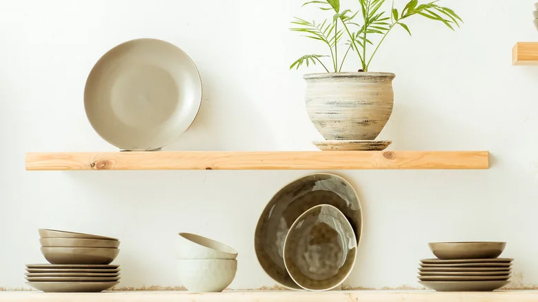 18 Handy Ways To Repurpose Old Dishes Around The Home And Garden
