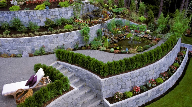 7 Ideas To Turn Your Retaining Wall Into A Fabulous, Functional Vegetable Garden