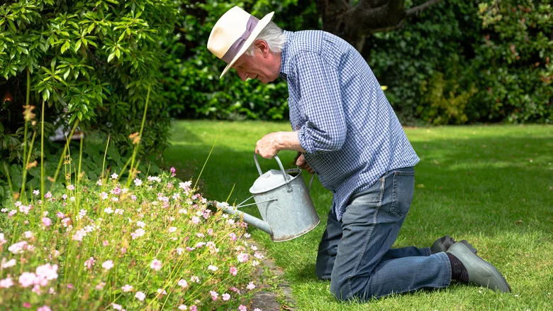 DIY Stylish Garden Knee Pads By Reusing This Closet Staple