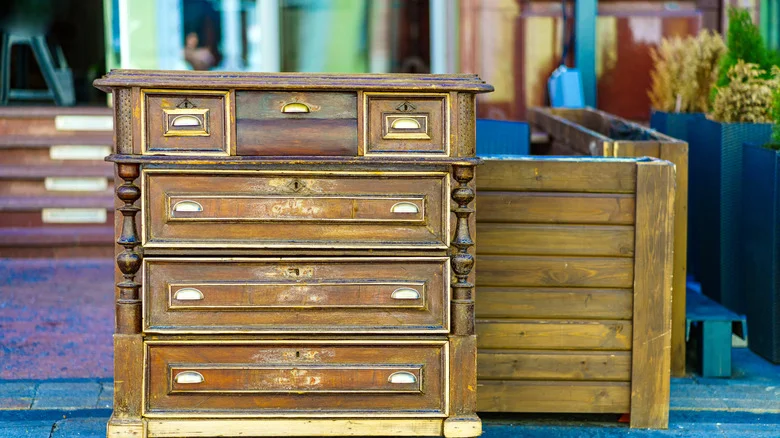 Don’t Pass Up Thrift Store Drawers, Transform Them Into A Garden Planter Instead