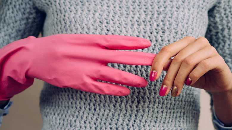 Don’t Throw Out Rubber Gloves – Cut And Use As Waterproof Plant Ties
