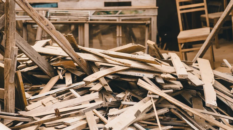 Don’t Throw Out Scrap Wood Without Trying This DIY For Potting Plants