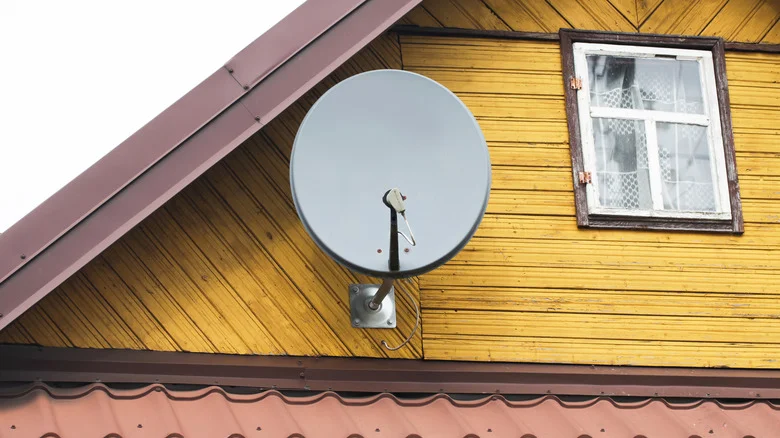 Give Your Old Satellite Dish New Life By Turning It Into A Bird Bath. Here’s How
