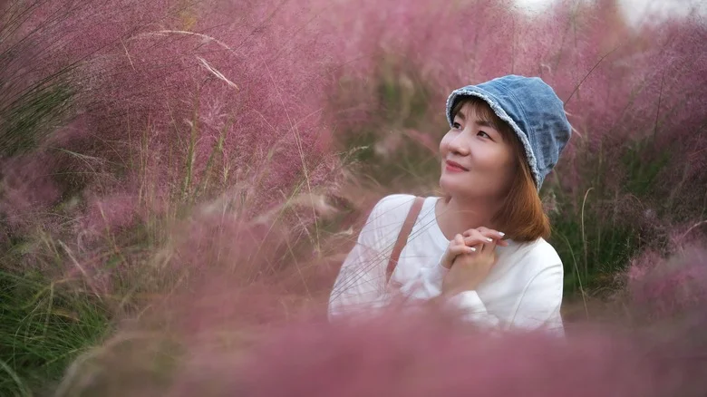 Here’s What You Should Know About Pink Muhly Grass’ Color & Maintenance