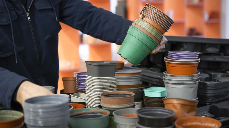 Hold Onto Your Old Plastic Nursery Pots To Try A Money-Saving Patio Planter Hack