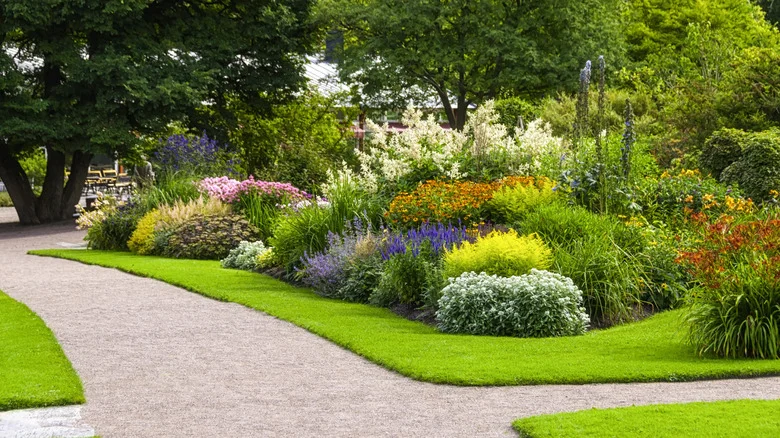 Hortifuturism: The Unique Garden Trend You’ll Want To Try In 2024