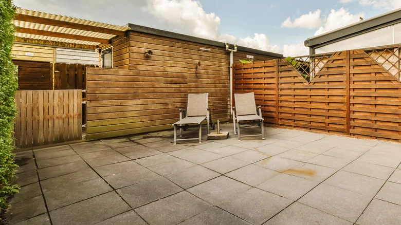 How A Yard With Little Lawn Can Still Attract Pollinators