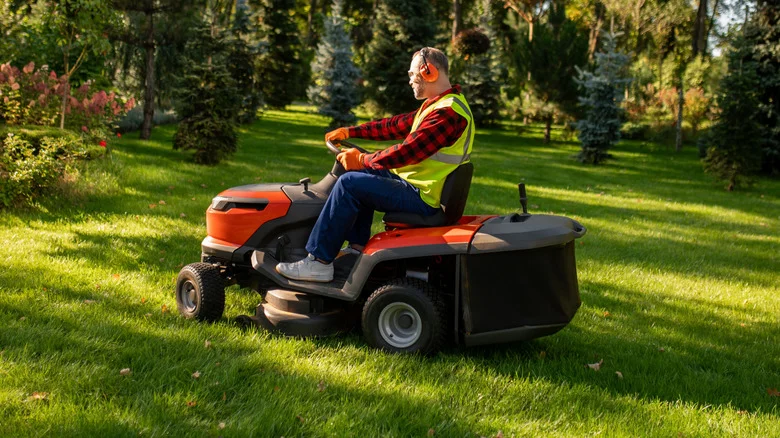 How Much Does A Decent Riding Lawn Mower Cost?