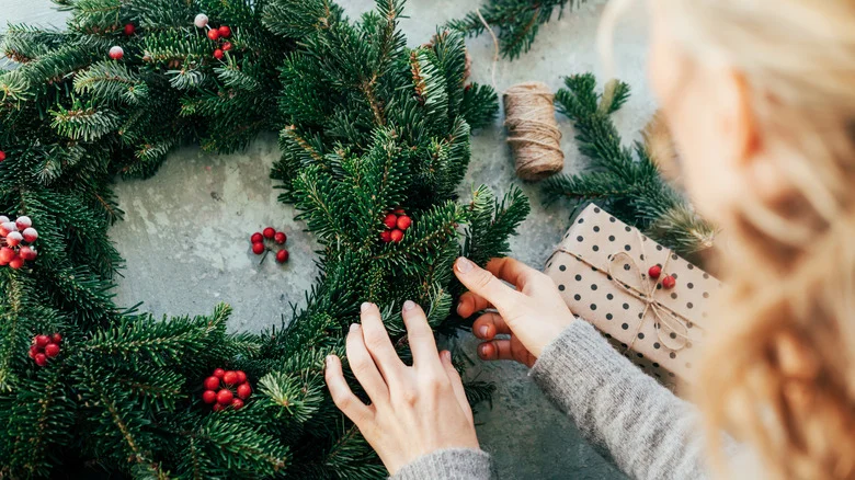 How To Make An Inexpensive Holiday Wreath For Your Door With Natural Materials