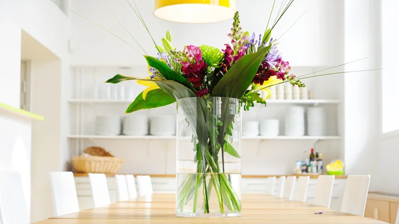 How To Use Vodka To Spruce Up Your Dinner Table’s Floral Decor