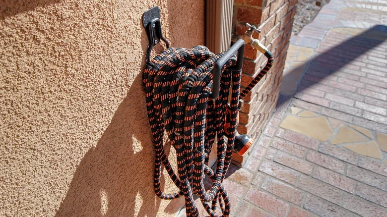 Is It Possible To Repair An Expandable Garden Hose Or Is It Bound For The Trash?