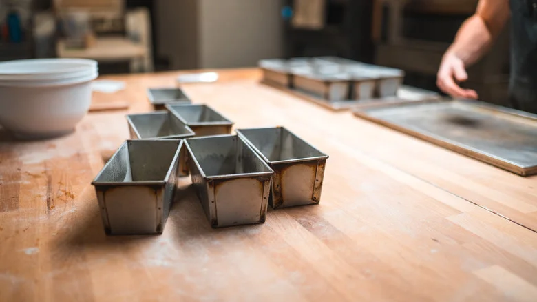Make Use Of Old Bread Pans With These 15 Amazing Repurposing Ideas