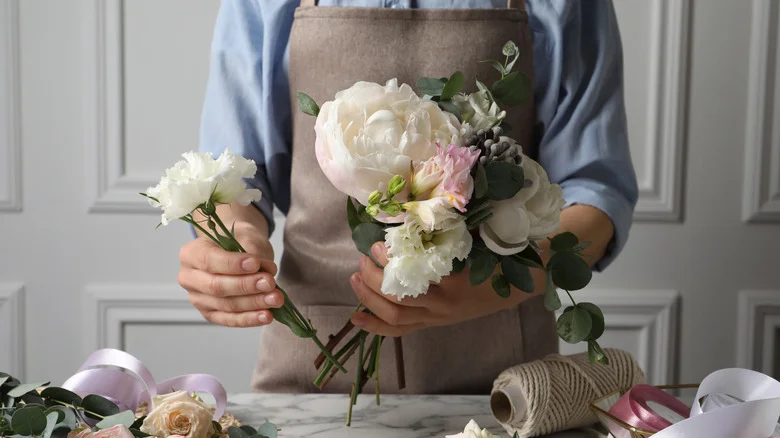 Nate Berkus’ Favorite Flowers Are The Beautiful Arrangement Your Home Needs