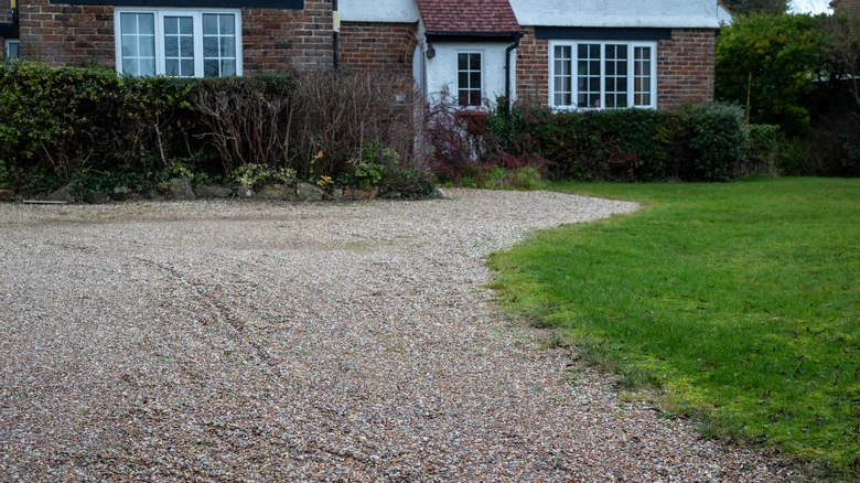 No More Sloppy Gravel Driveways: The Lowe’s Find That Reduces Mess And Saves Time