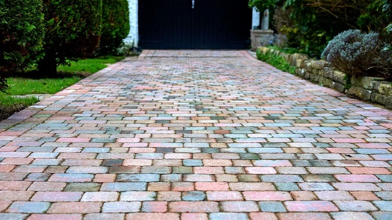 Not Brick, Not Pavers: Amazon Has A Durable, Rubber Alternative For Driveway Edging