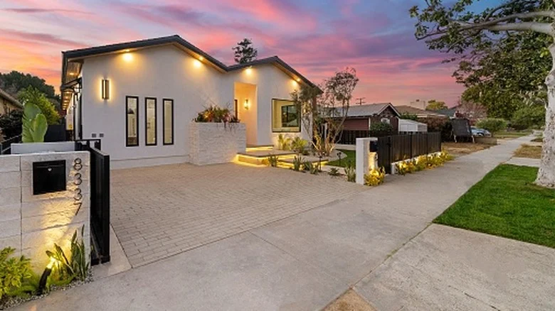 Not Brick, Not Pavers: The Driveway Edging Alternative To Light Up Your Front Yard
