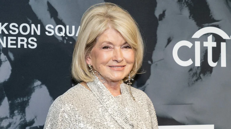 Put Those Pesky Garden Weeds To Good Use With This Martha Stewart Approved Tip
