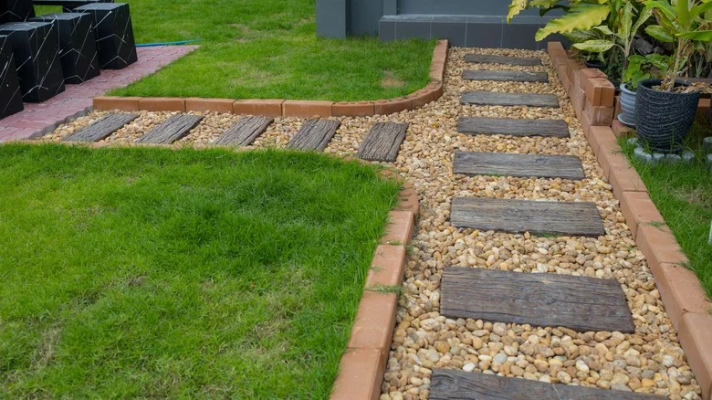 Save Money On A Popular Garden-Border With This Gardening Tip