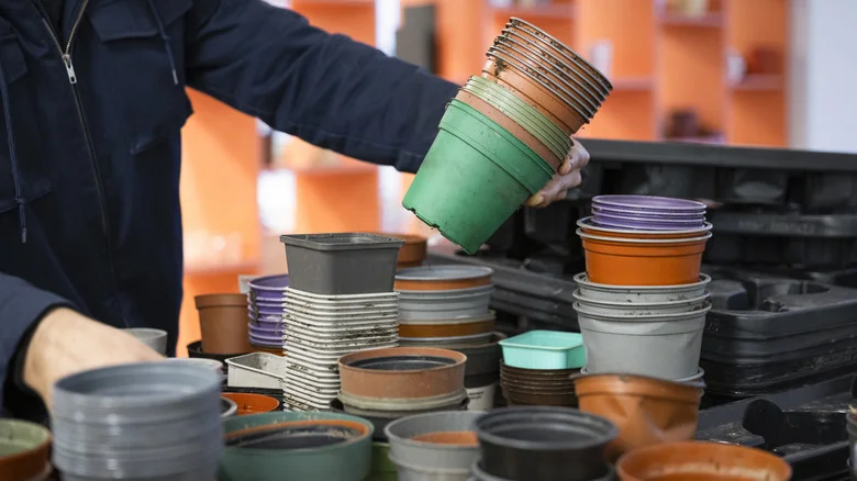 Save Your Plastic Nursery Pots For A DIY That’ll Make Your Garden A Pollinator Haven