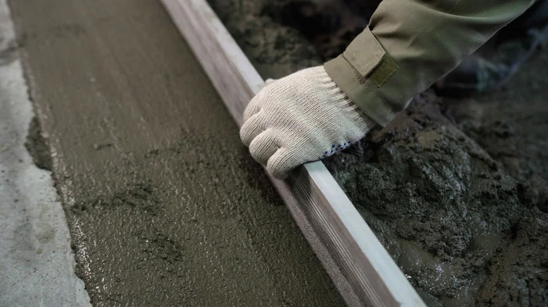 Say Goodbye To Concrete & Meet The Gorgeous Driveway Edging That Looks Expensive