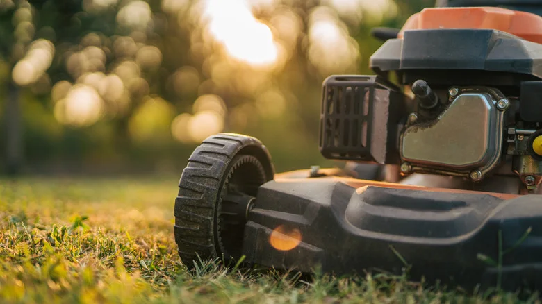 Should The Back Of A Mower Deck Be Lower Than The Front?