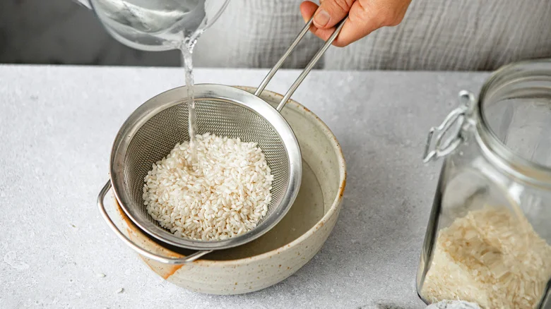 Should You Sprinkle Rice Around Your Garden And Lawn? Here’s What Happens If You Do