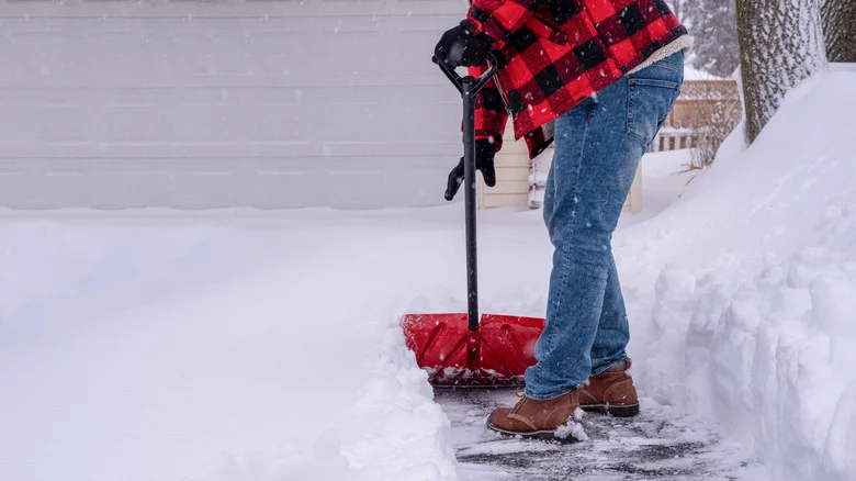 The Brilliant Hack That’ll Save You From Shoveling Your Snowy Driveway