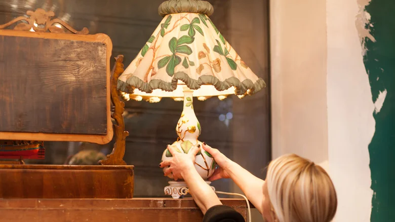 Turn An Old Lamp Into A Stunning Garden Feature For Birds
