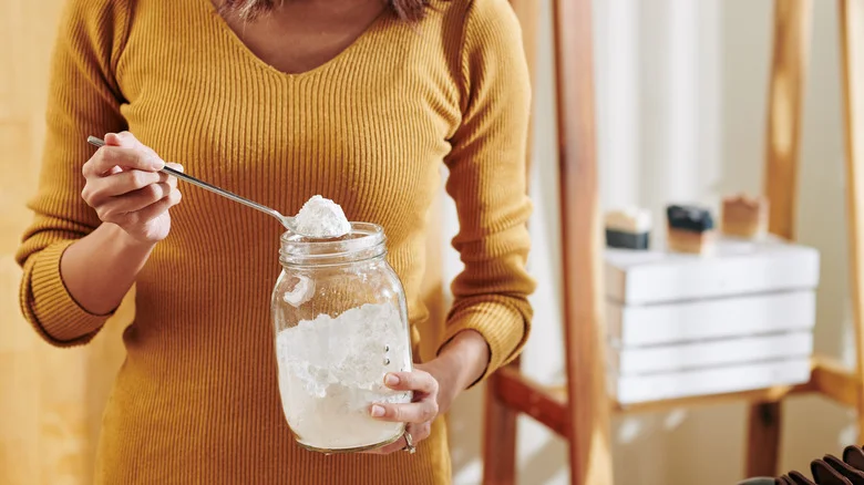 Washing Soda Vs Baking Soda: How Are They Different And Which Is Best To Use?