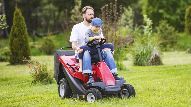What Riding Mower Deck Size Do You Need For Your Lawn?