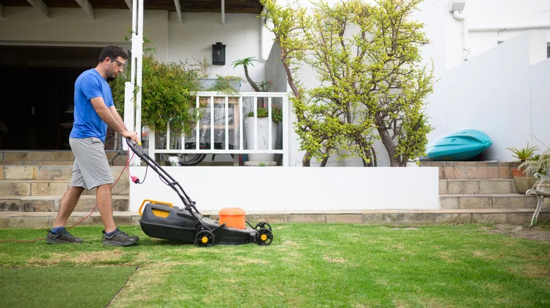 What’s The Average Lifespan Of An Electric Lawn Mower?
