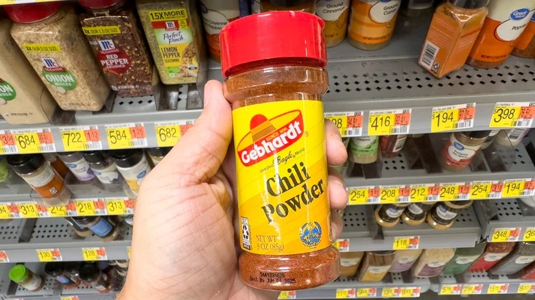 Why You Should Sprinkle A Little Bit Of Chili Powder Around Your Bird Feeder